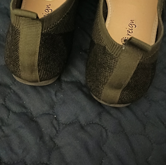 Flats - Picture 3 of 5